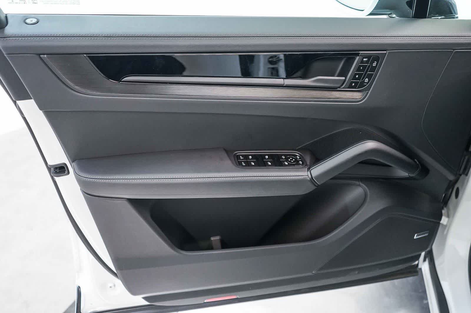 New 2026 Porsche Cayenne GTS AWD/4WD image 27