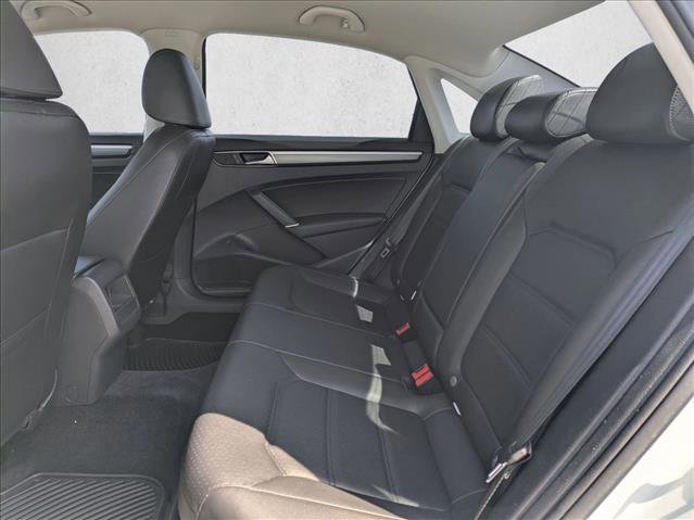 Used 2017 Volkswagen Passat 1.8T R-Line w/ R-Line Lighting Package FWD image 17
