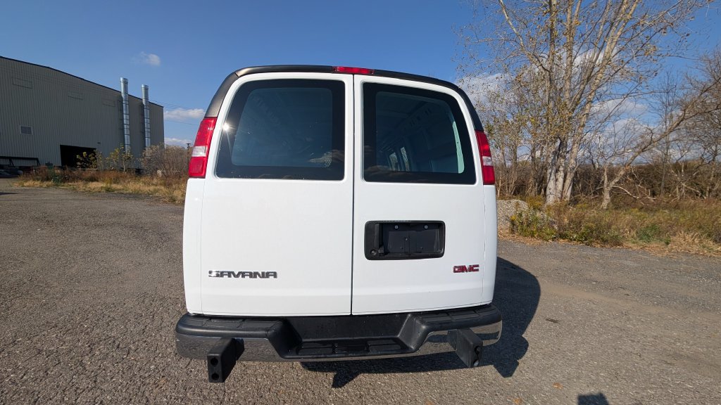 Used 2025 GMC Savana 2500 w/ Driver Convenience Package RWD image 19