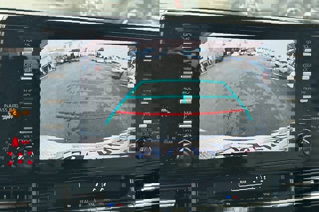 Used 2023 Toyota Sienna LE image 24