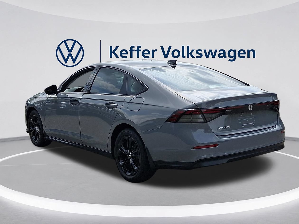 Used 2025 Honda Accord SE image 4