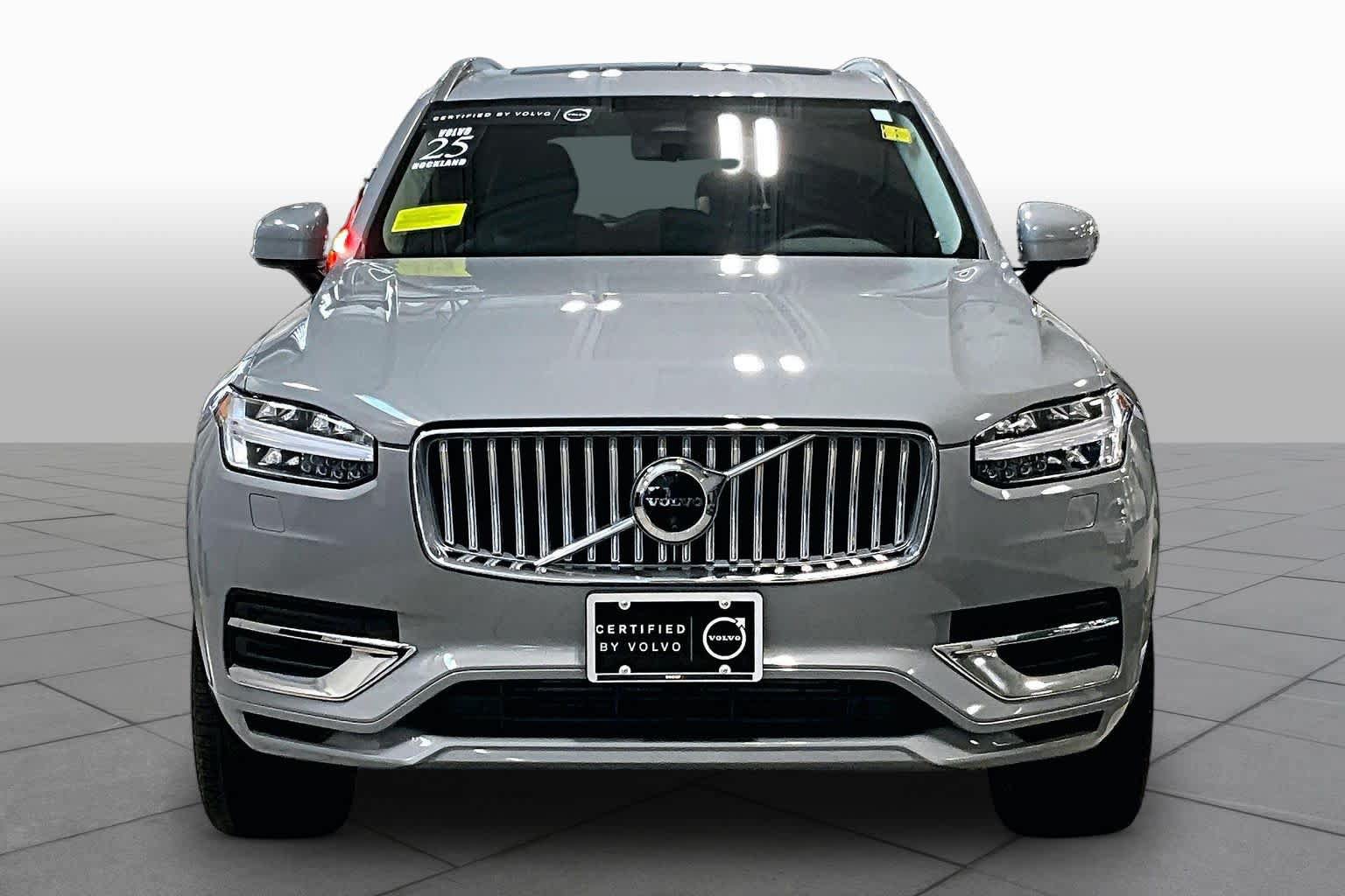 Used 2025 Volvo XC90 T8 Plus w/ Protection Package AWD/4WD image 4