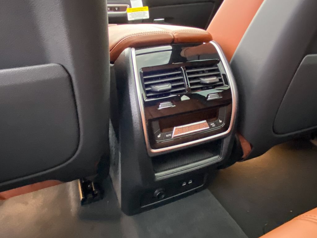 New 2026 BMW X5 xDrive40i w/ M Sport Package AWD/4WD image 37