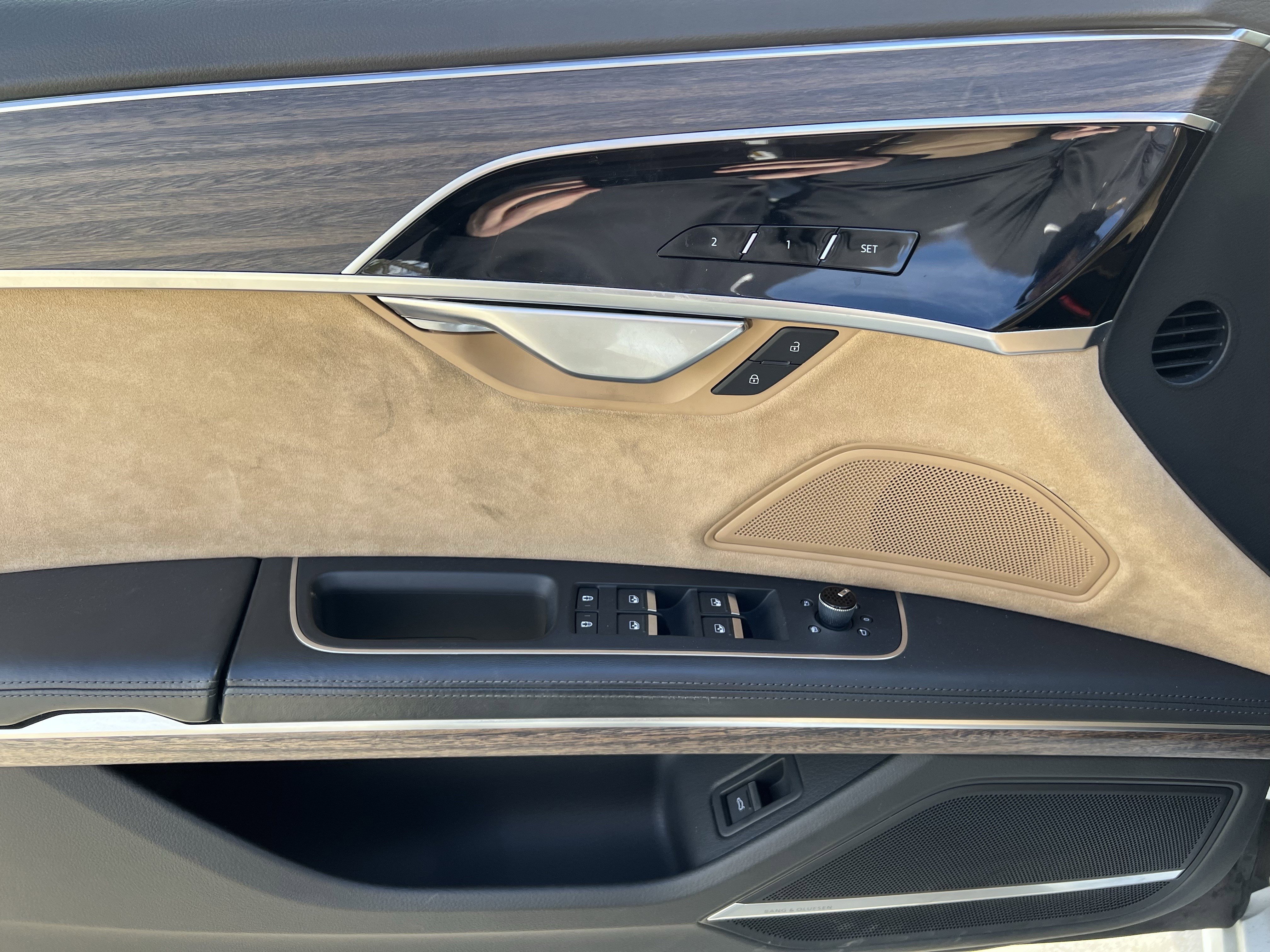 Used 2021 Audi A8 L 4.0T w/ Executive Plus Package image 14