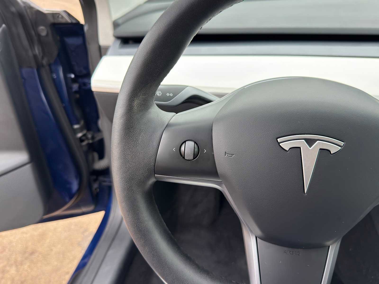 Used 2023 Tesla Model 3 Standard Range image 13