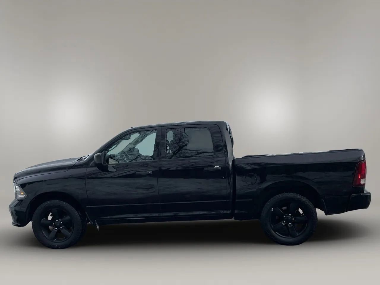 Used 2014 RAM 1500 Express w/ Black Ram 1500 Express Group image 9