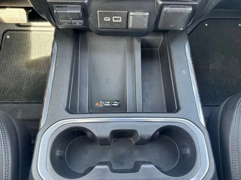 Used 2022 GMC Sierra 3500 Denali w/ Denali Black Diamond Edition image 28