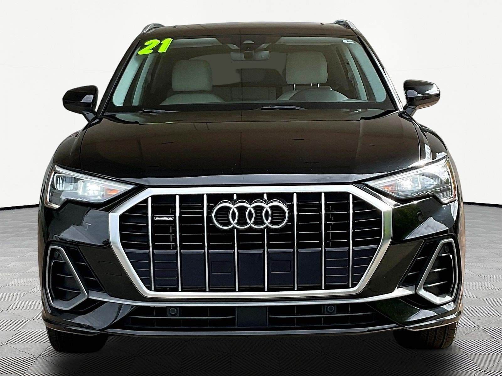 Used 2021 Audi Q3 2.0T Premium w/ Convenience Package AWD/4WD image 2
