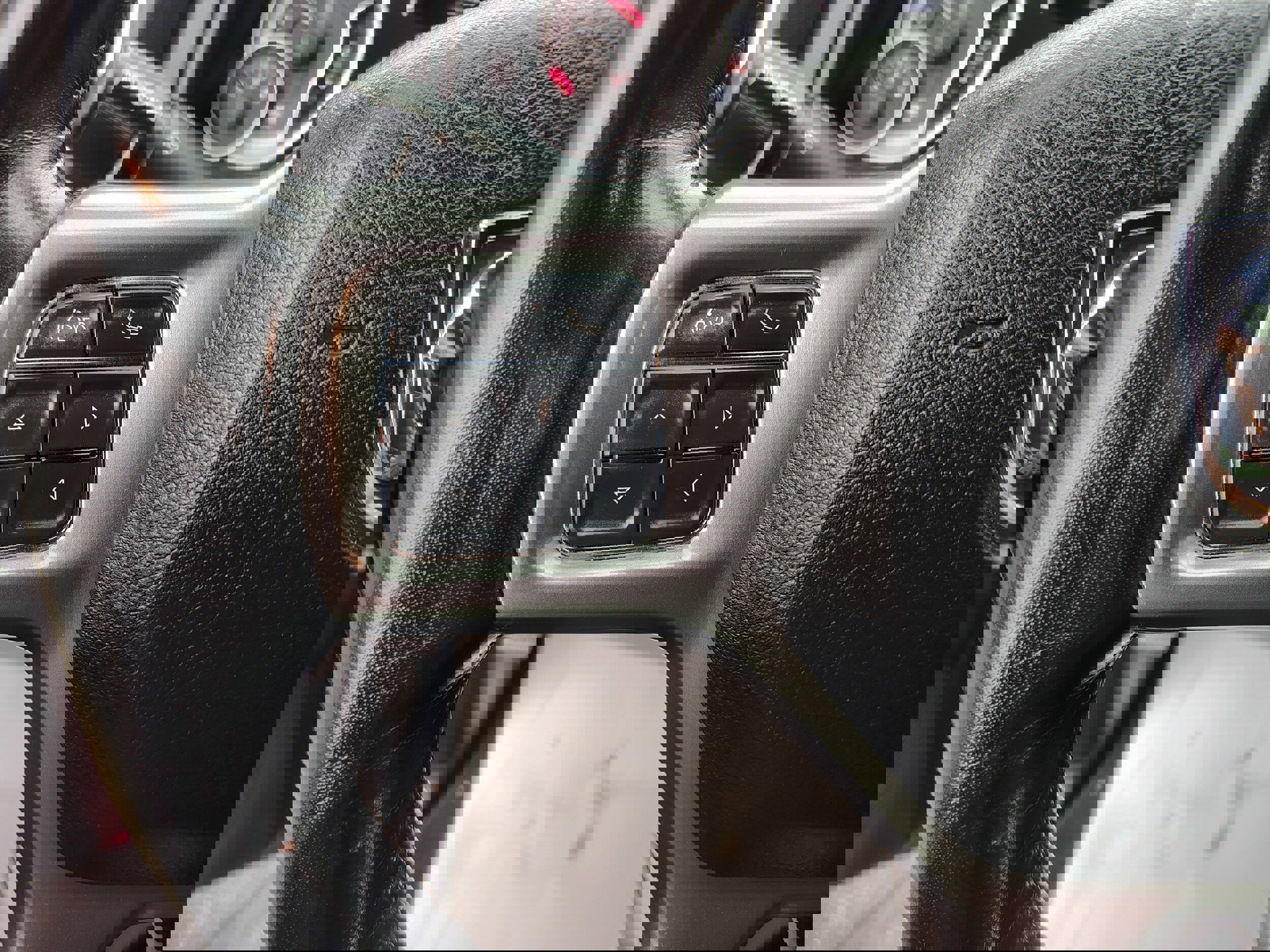 Certified 2021 RAM 1500 Classic Warlock w/ Luxury Group image 28