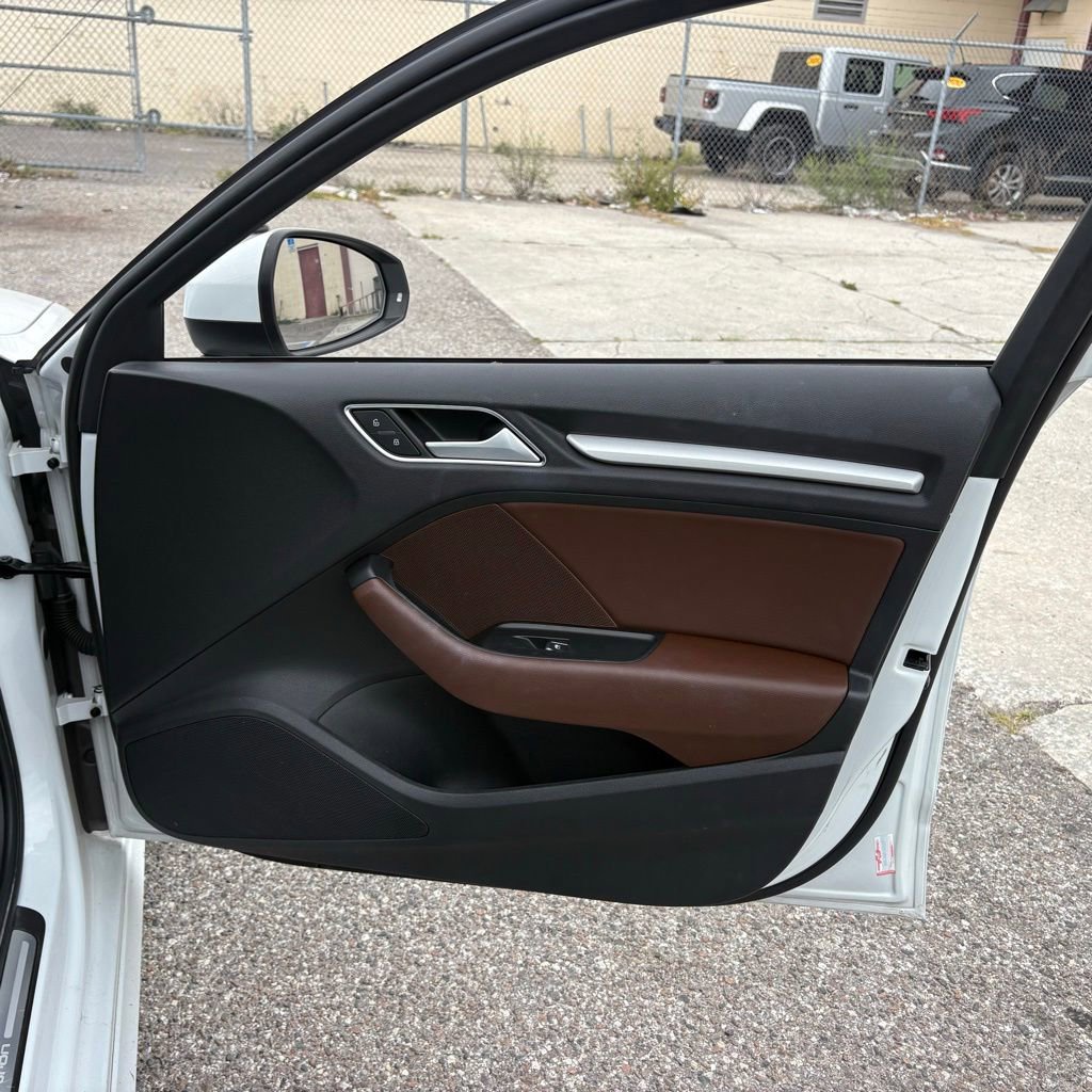 Used 2018 Audi A3 e-tron Premium w/ Sport Package FWD image 17