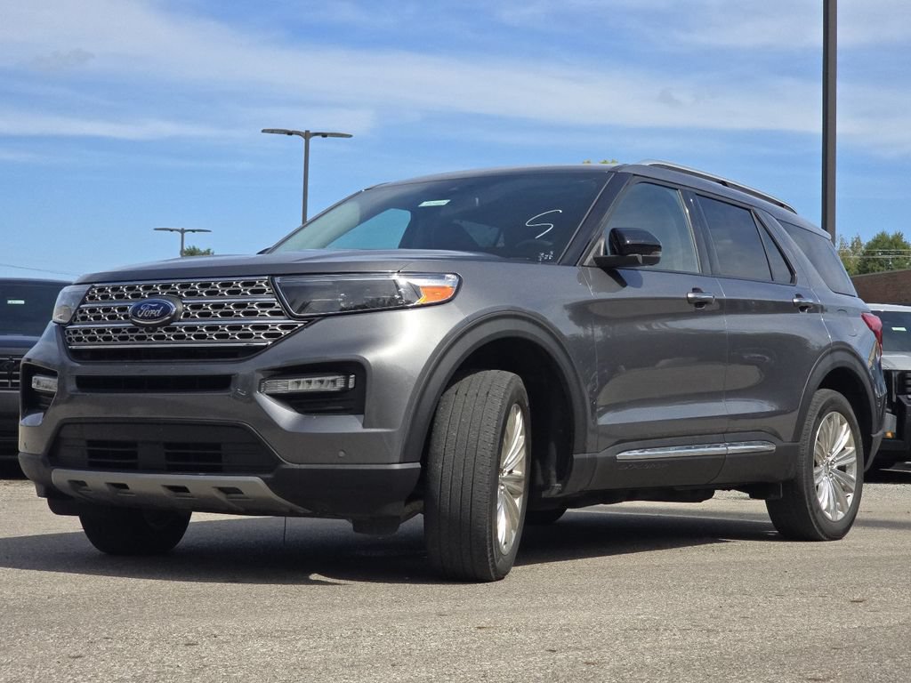 Used 2022 Ford Explorer Limited w/ Equipment Group 301A AWD/4WD image 12