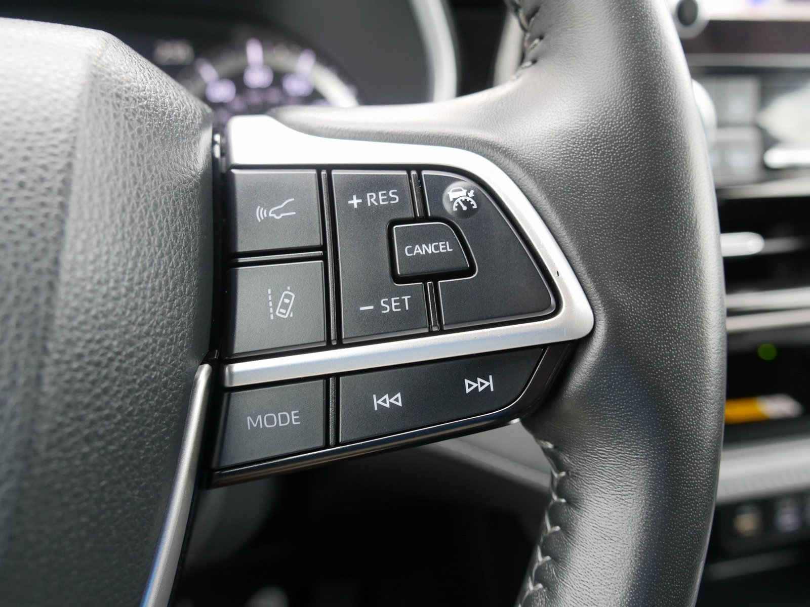 Used 2024 Toyota Highlander XLE image 20