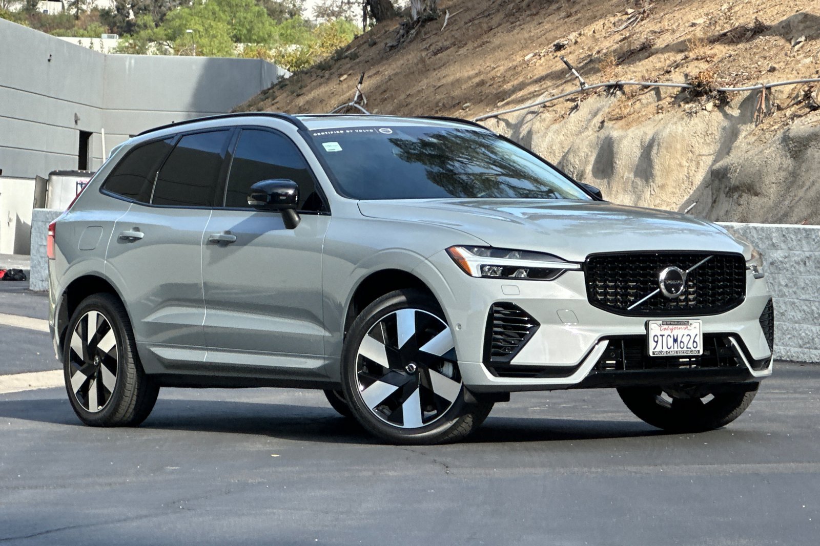 Certified 2025 Volvo XC60 T8 Plus w/ Protection Package Premier AWD/4WD image 2