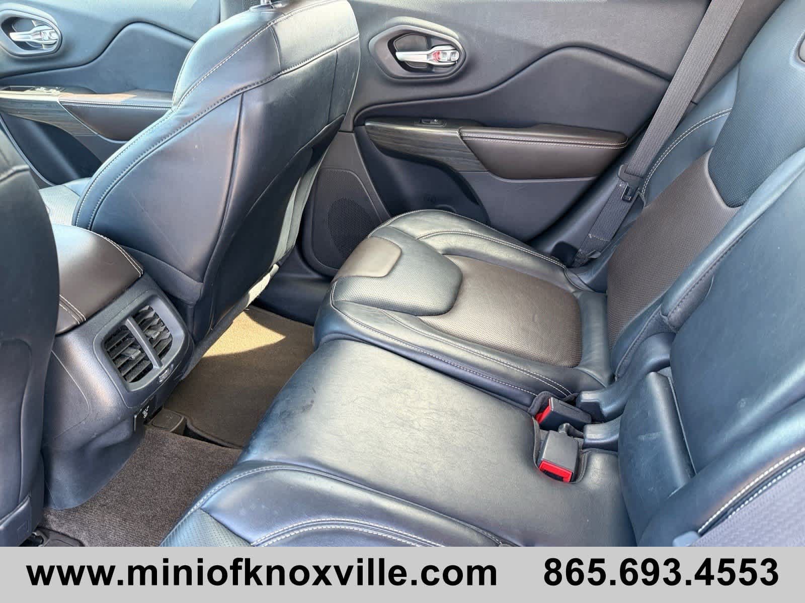 Used 2015 Jeep Cherokee Limited w/ Luxury Group AWD/4WD image 14
