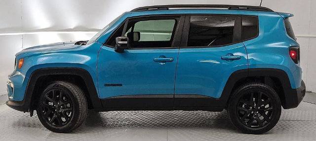 Used 2022 Jeep Renegade Altitude w/ Sun/Sound Group AWD/4WD image 5