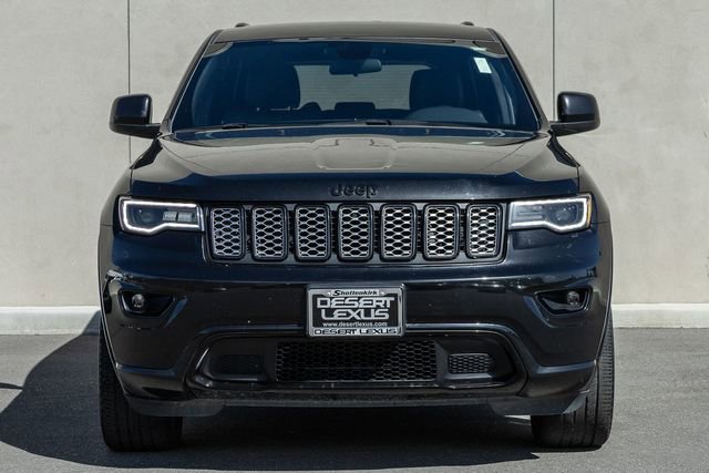Used 2021 Jeep Grand Cherokee Laredo X image 2