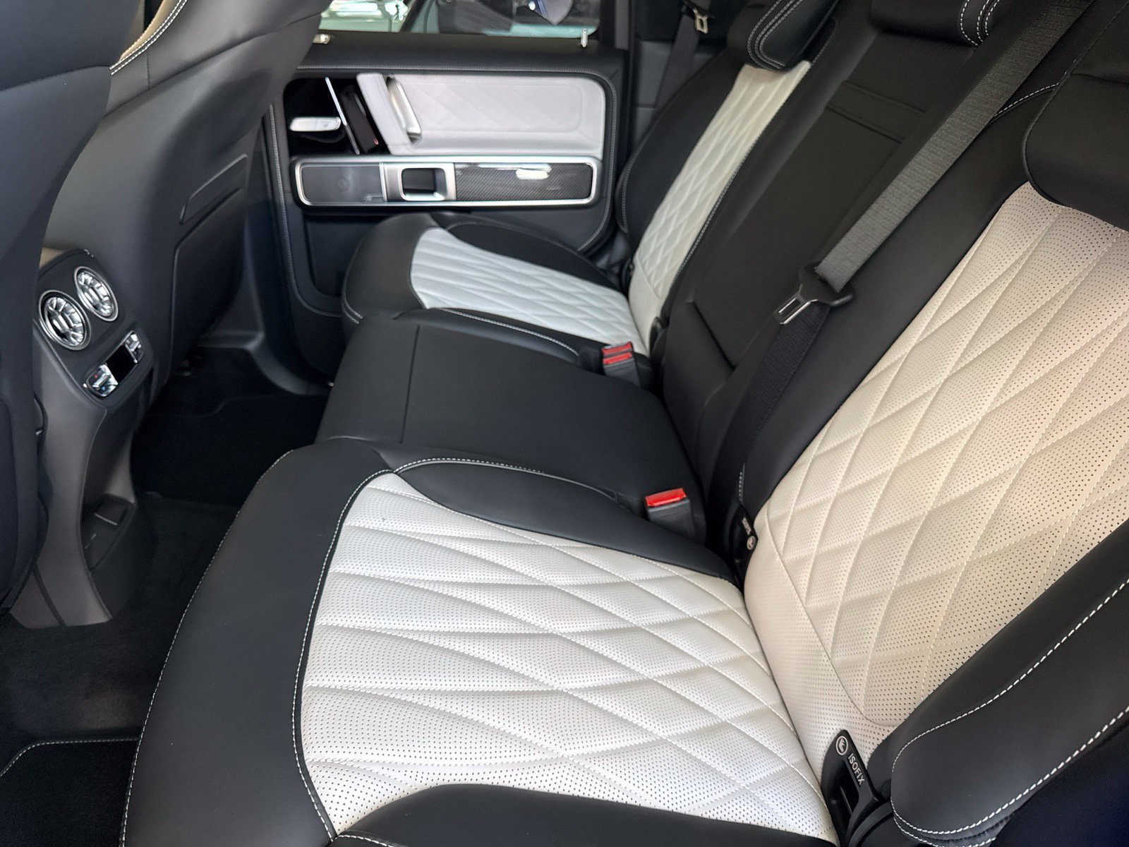New 2027 Mercedes-Benz G 63 AMG 4MATIC image 16