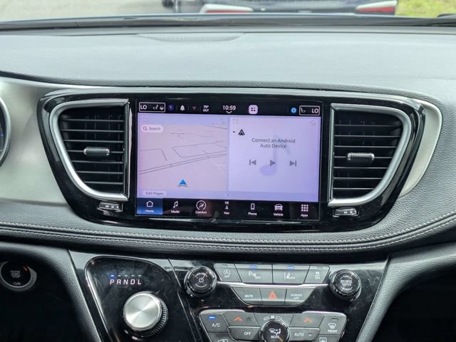 Used 2024 Chrysler Pacifica Limited w/ S Appearance Package FWD image 17