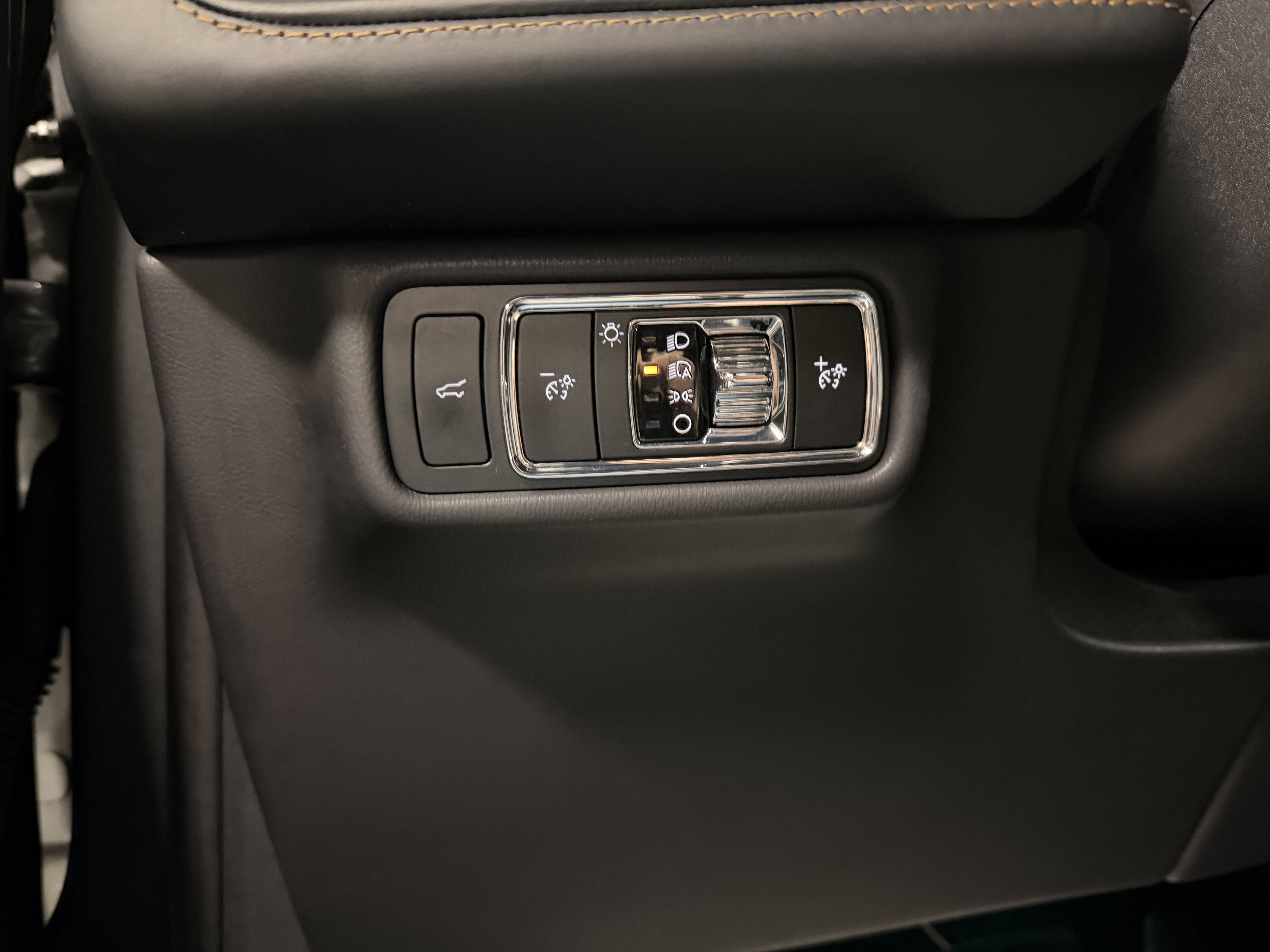Used 2025 Lincoln Aviator Black Label w/ Black Label Special Edition AWD/4WD image 18