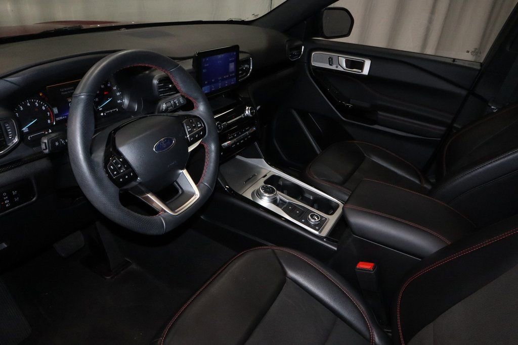 Certified 2024 Ford Explorer ST-Line w/ Class IV Trailer Tow Package image 25