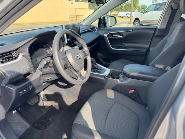 Used 2024 Toyota RAV4 XLE image 9