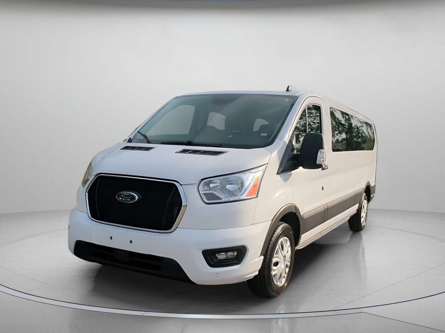 Certified 2022 Ford Transit 350 XLT image 10