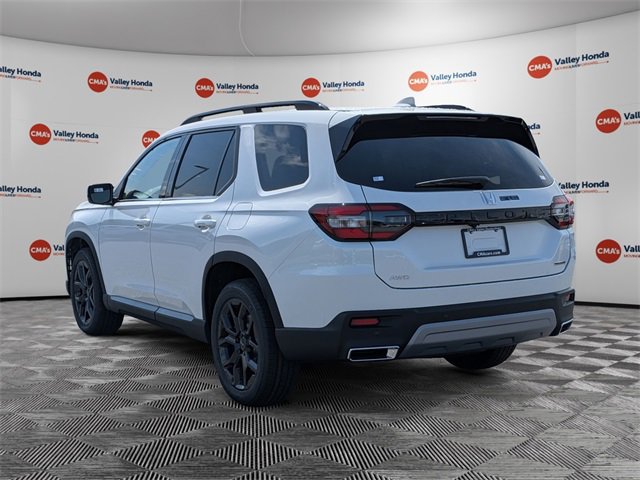 New 2025 Honda Pilot Touring image 7
