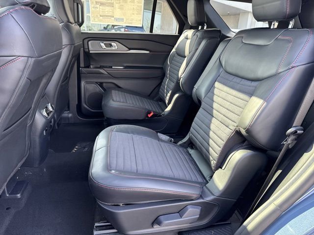 New 2026 Ford Explorer ST-Line w/ ST-Line Street Pack image 15