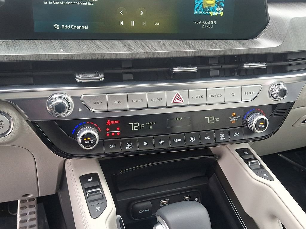 Certified 2025 Kia Telluride SX w/ SX Captain's Chair Package FWD image 16