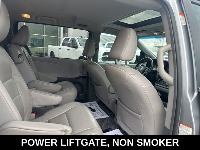 Used 2015 Toyota Sienna XLE w/ XLE Navigation Package FWD image 2
