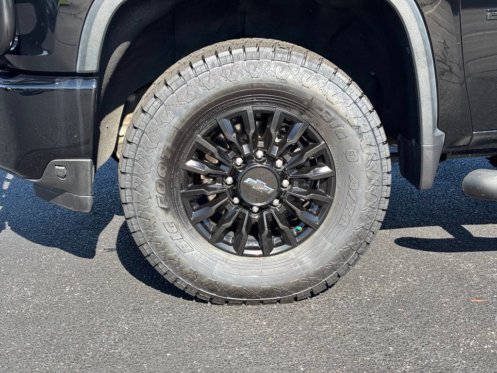 Used 2021 Chevrolet Silverado 2500 LTZ w/ LTZ Plus Package AWD/4WD image 11