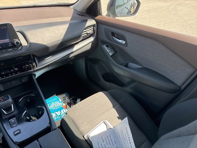 Used 2022 Nissan Rogue SV FWD image 17