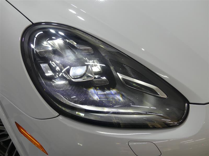Used 2016 Porsche Cayenne GTS AWD/4WD image 15