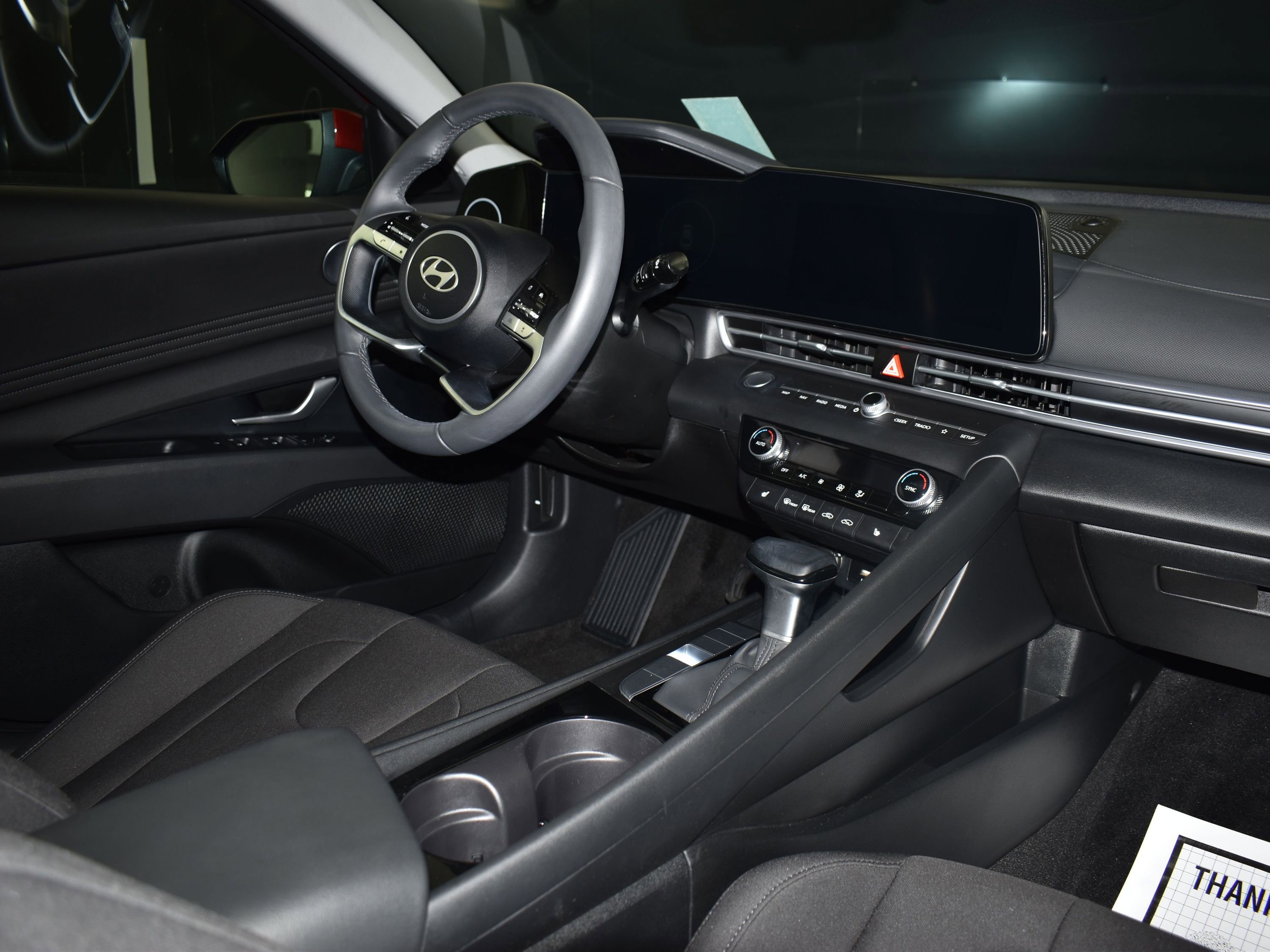 Used 2025 Hyundai Elantra SEL image 19