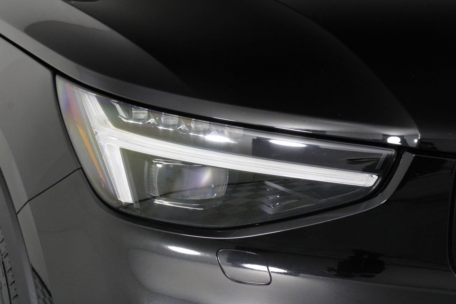 Certified 2023 Volvo XC40 Recharge Ultimate AWD/4WD image 24