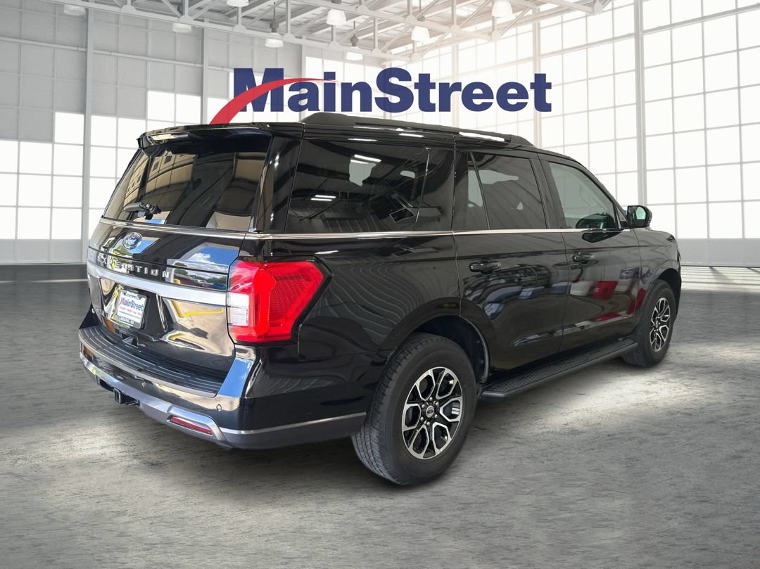 Used 2024 Ford Expedition XLT AWD/4WD image 5