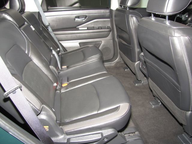 Used 2023 Nissan Pathfinder SL FWD image 18