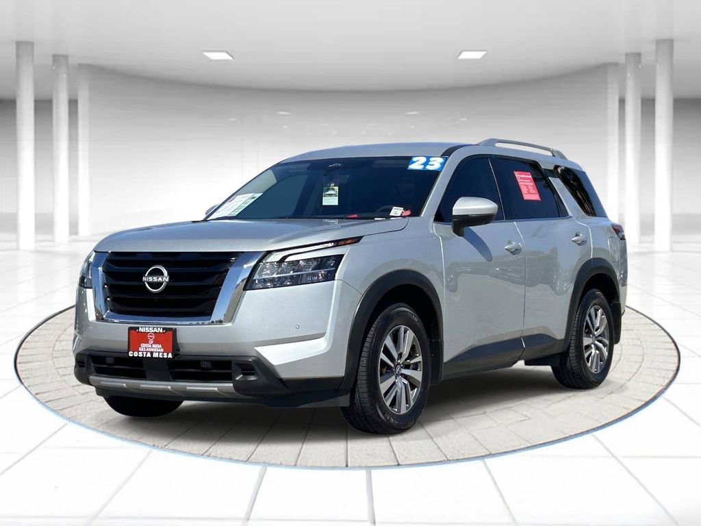 Used 2023 Nissan Pathfinder SL image 1