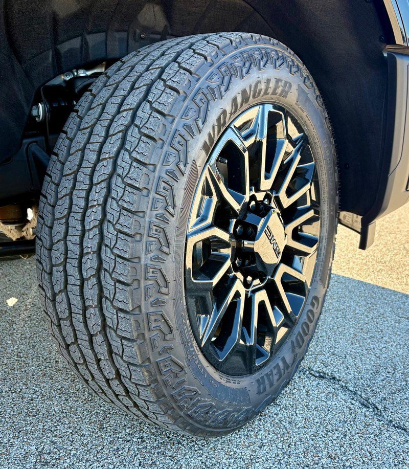 New 2026 GMC Sierra 2500 AT4 w/ AT4 Premium Plus Package AWD/4WD image 11
