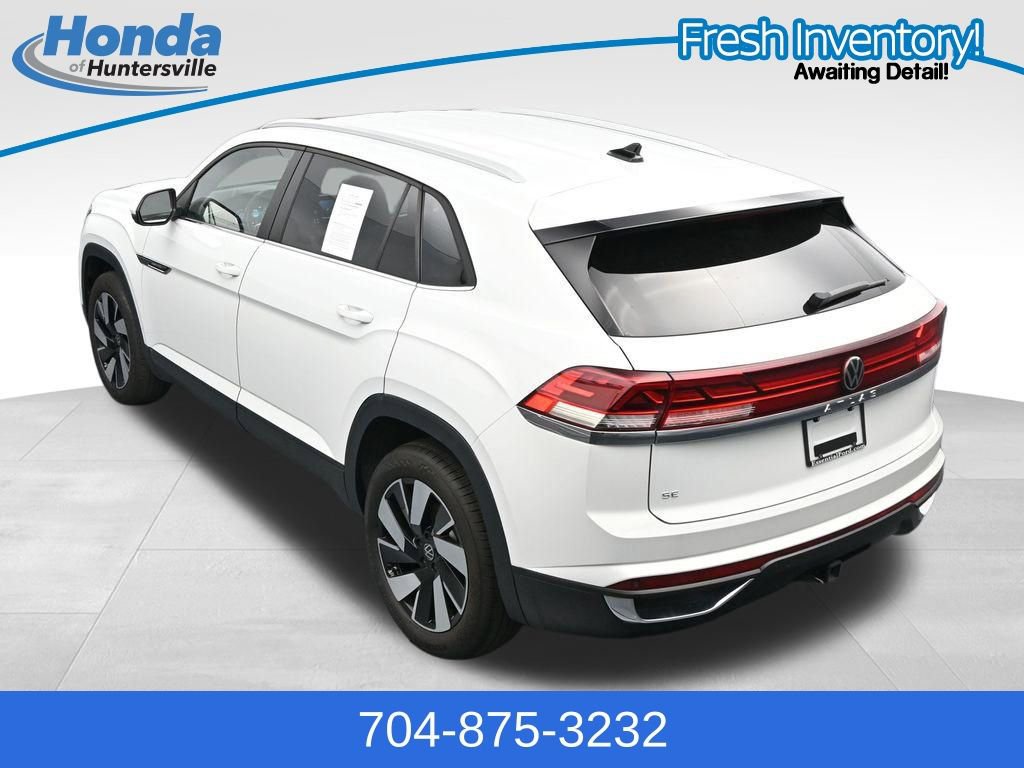 Used 2025 Volkswagen Atlas Cross Sport SE FWD image 34