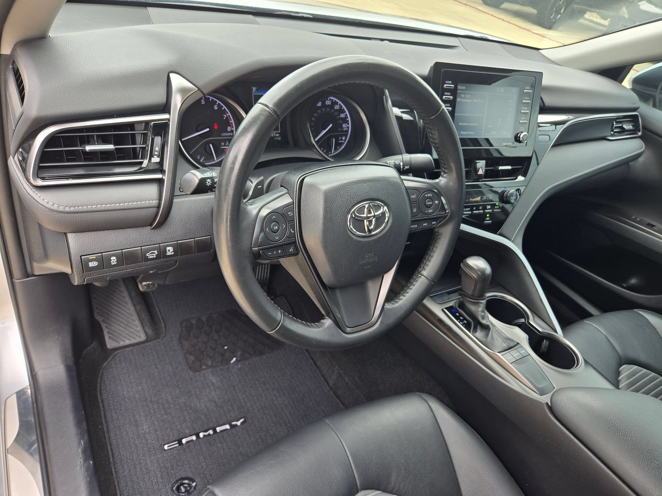 Used 2024 Toyota Camry SE w/ Convenience Package FWD image 10