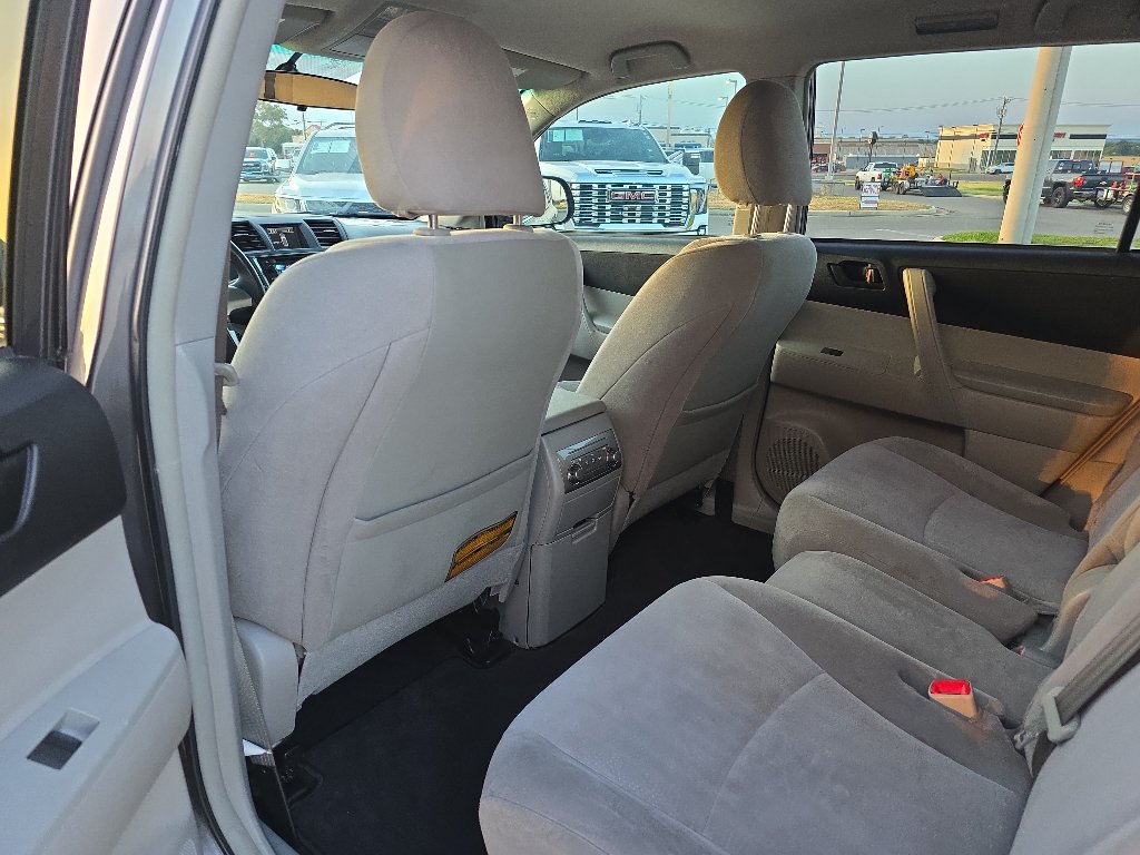 Used 2013 Toyota Highlander FWD image 14