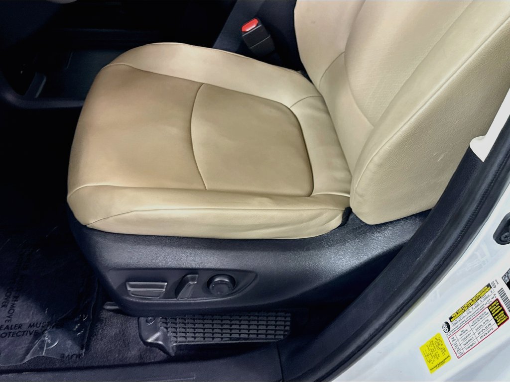 Certified 2022 Toyota Sienna XLE w/ XLE Plus Package FWD image 26