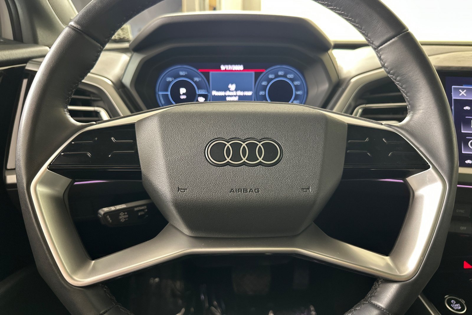 Used 2024 Audi Q4 e-tron Prestige AWD/4WD image 23