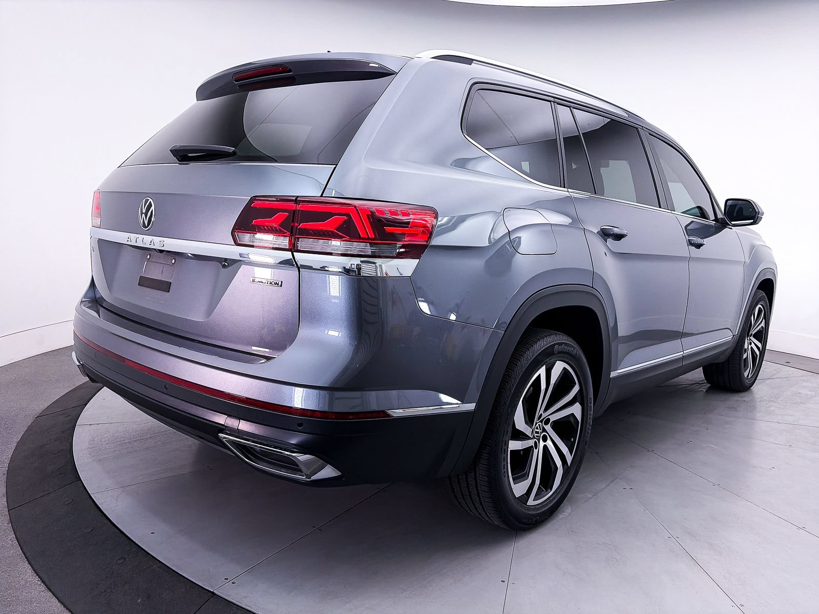 Used 2022 Volkswagen Atlas SEL AWD/4WD image 15