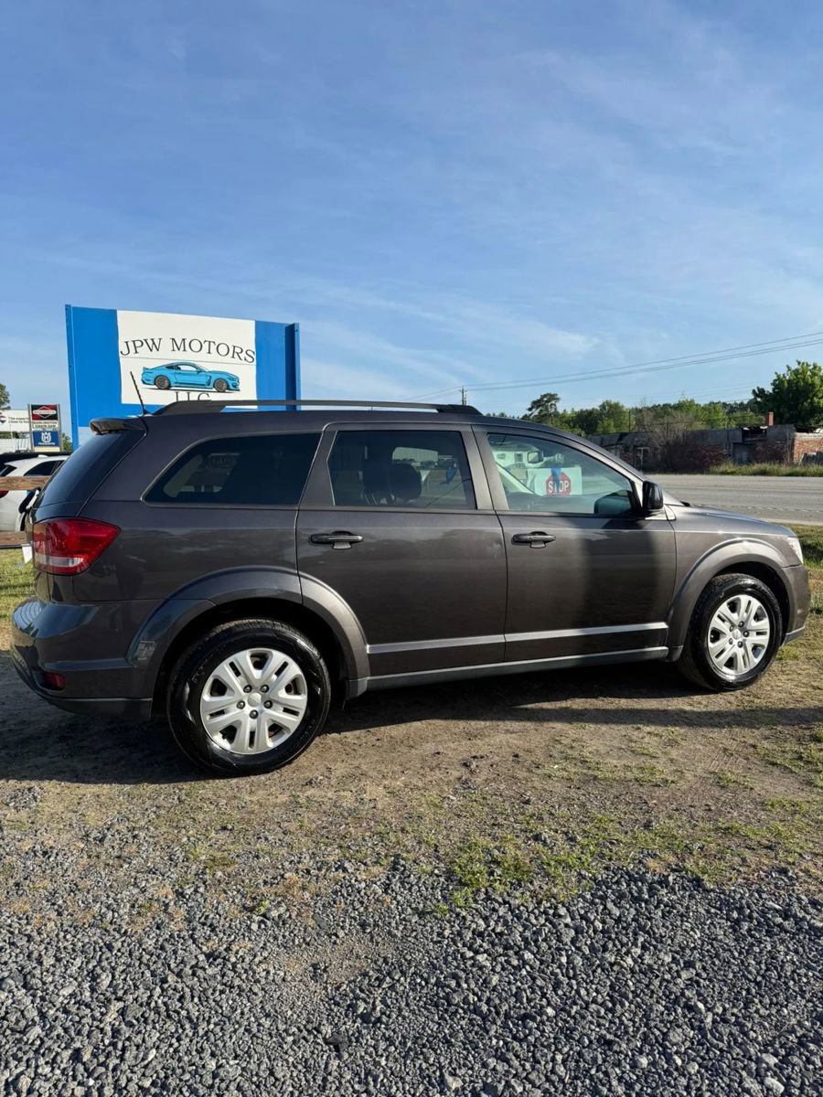 Used 2019 Dodge Journey SE FWD image 10