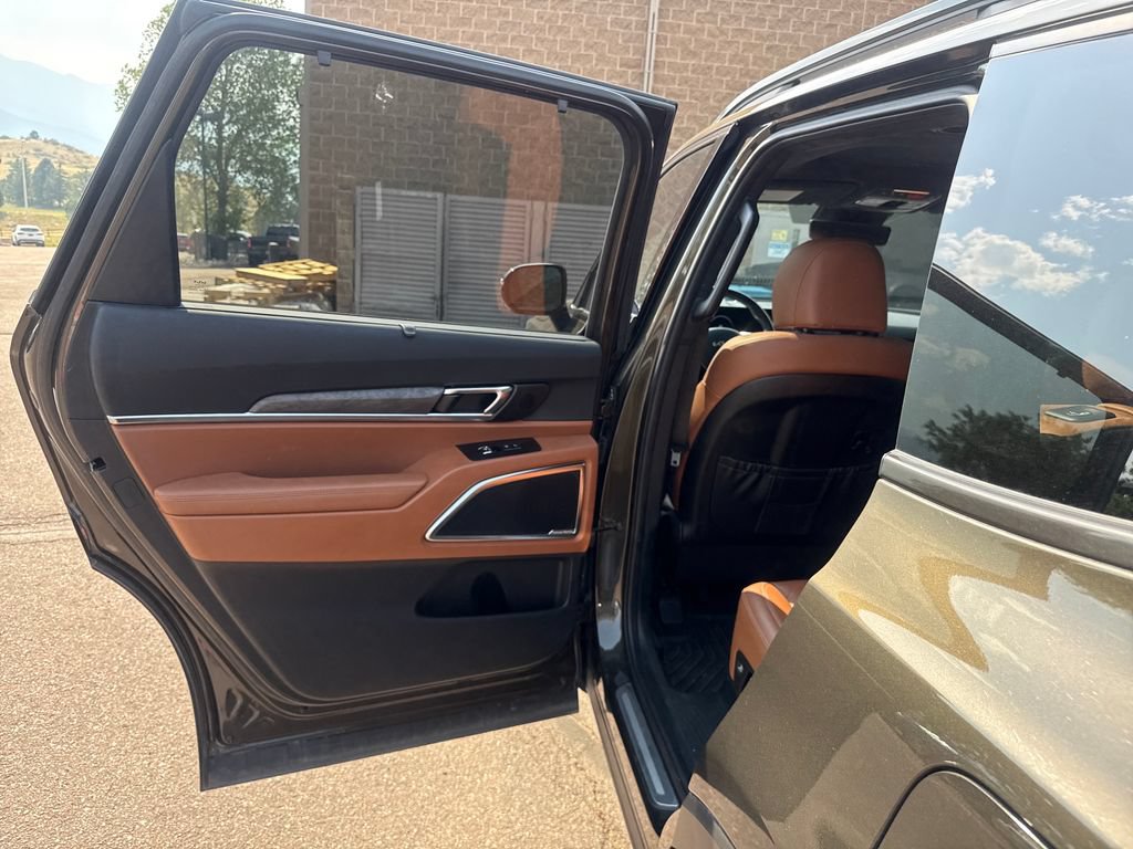 Used 2024 Kia Telluride SX Prestige X-Pro AWD/4WD image 17