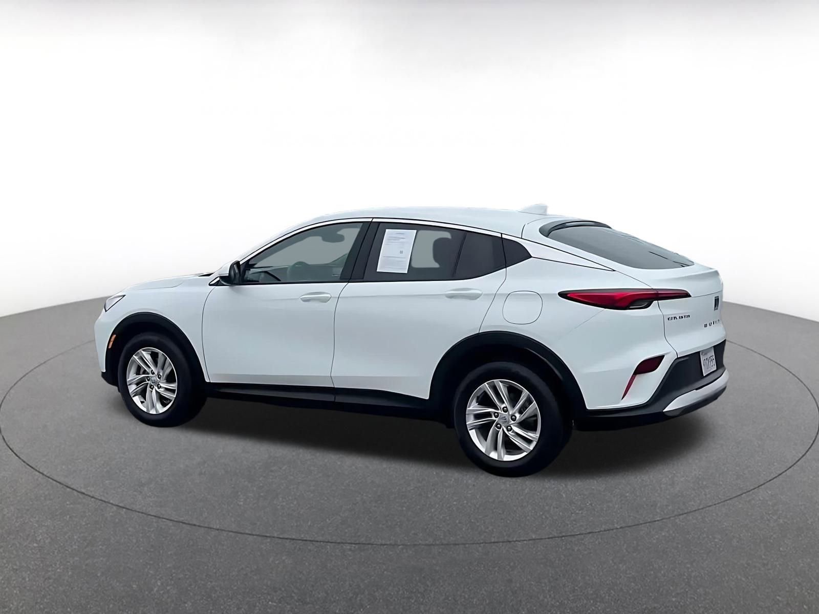 Used 2025 Buick Envista Preferred image 10