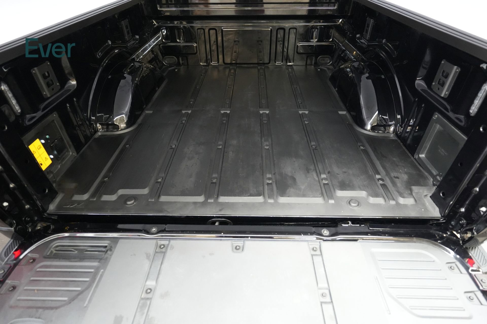 Used 2025 Ford F150 Lightning Flash image 8