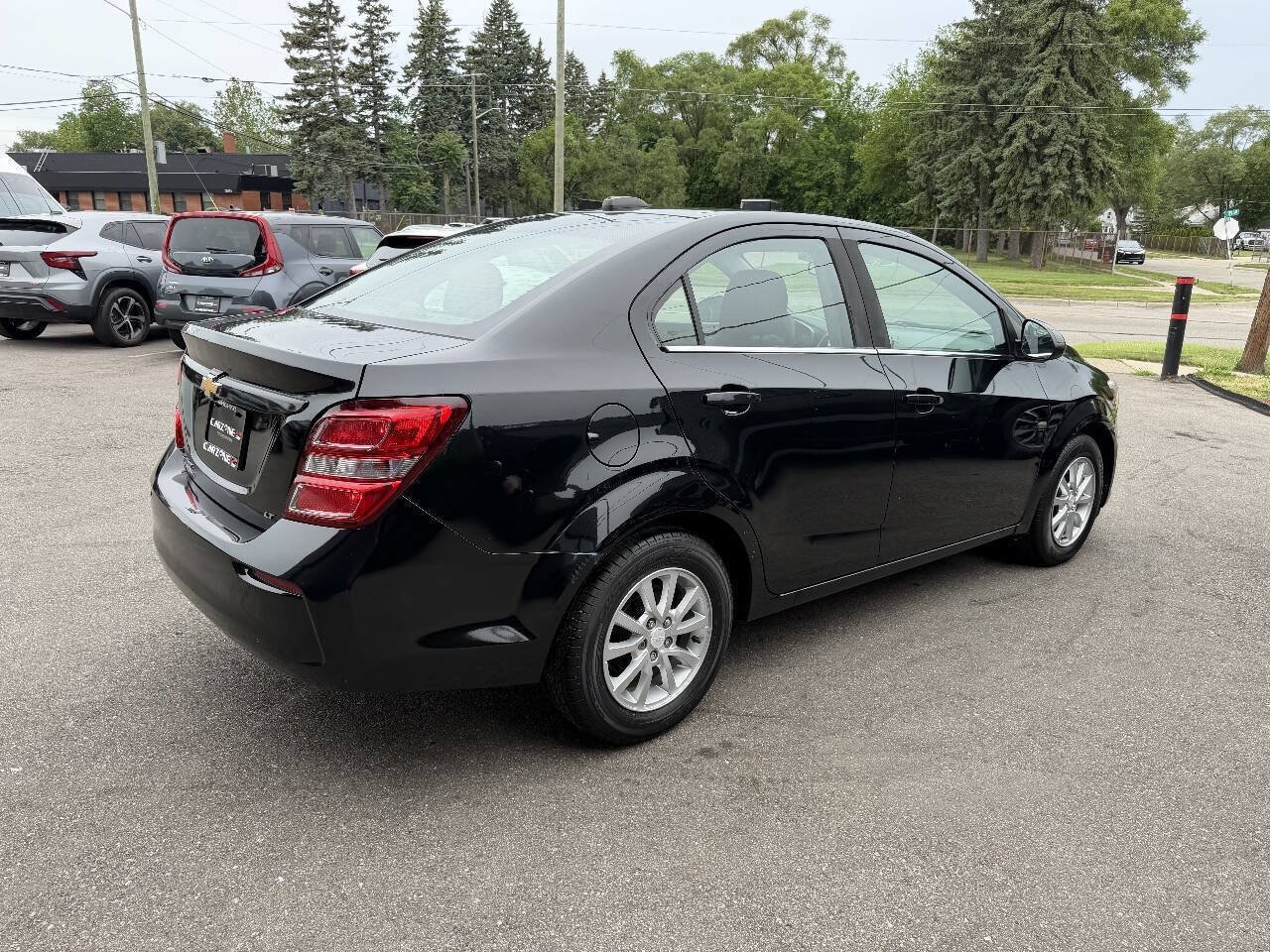 Used 2017 Chevrolet Sonic LT FWD image 4